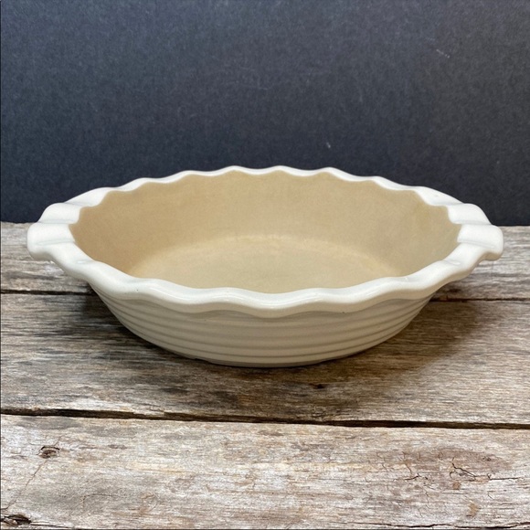 Pampered Chef•Fluted Deep Dish Pie Plate/Pan•Vanilla•9”•New Traditions Stoneware - Picture 2 of 13